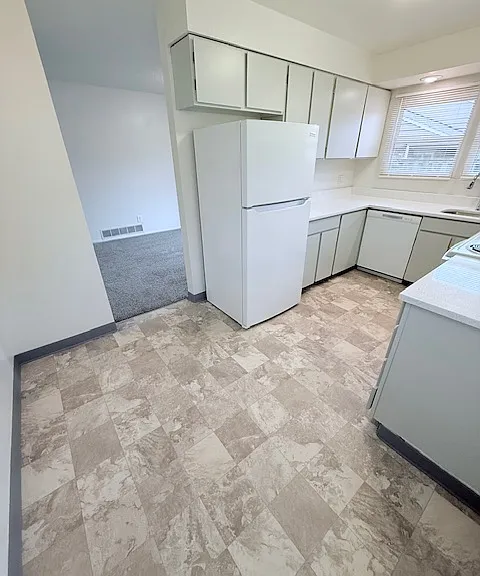 2101 SW Camelot Ct — Photo 12