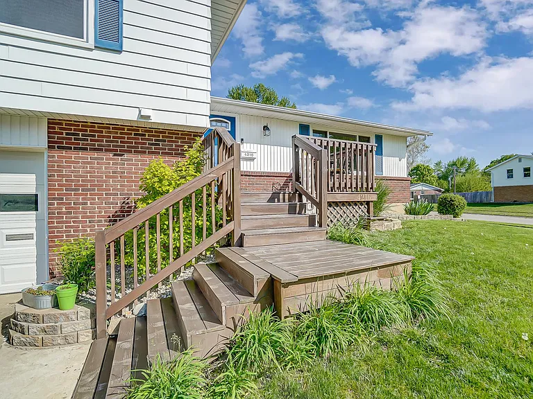 4216 Silver Oak St — Photo 4