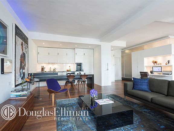 3rd image of 55 Liberty St APT 25A