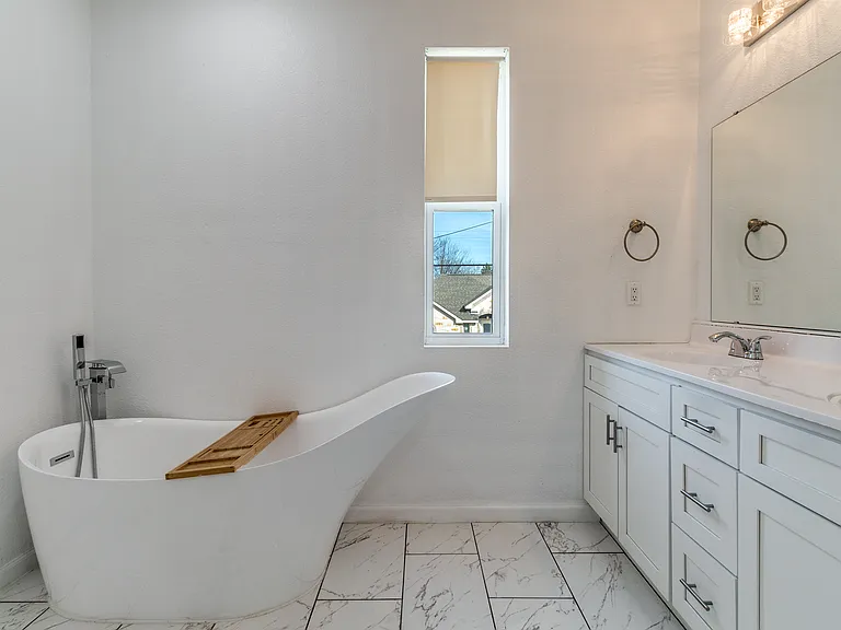 3121 Rutz St — Photo 18