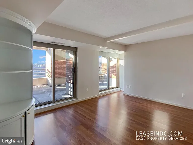 1275 25th St NW #600 — Photo 13