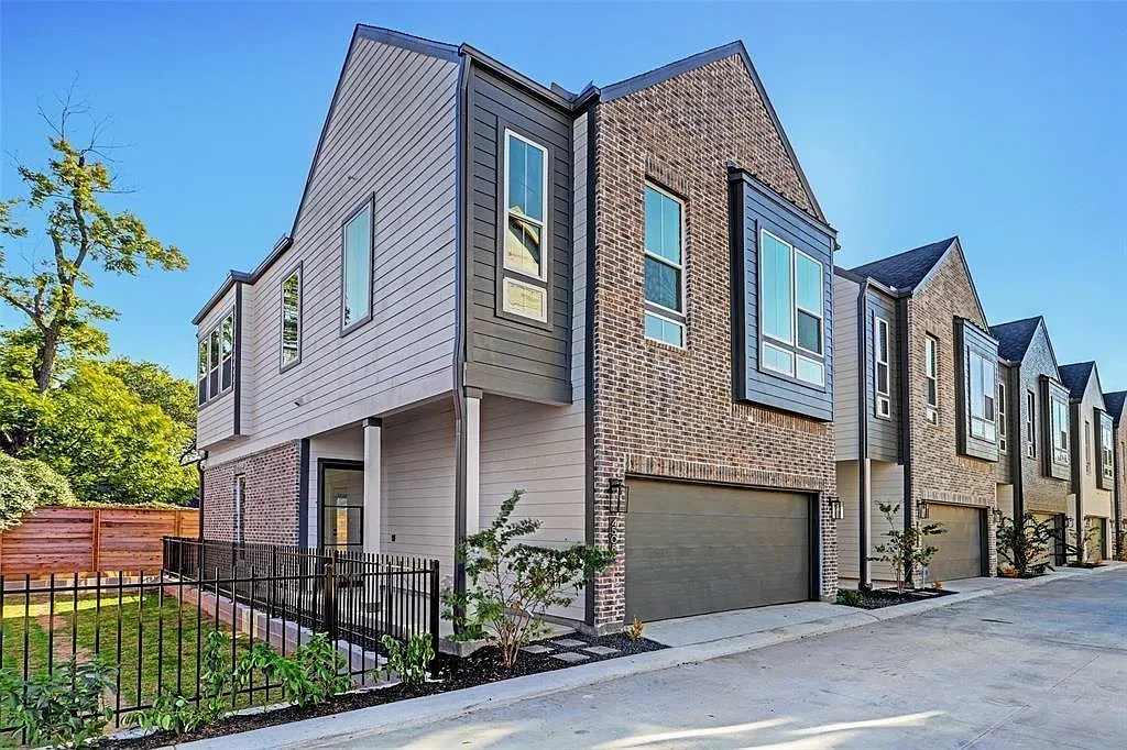 3 bed, 2.5 bath, 1640 sqft, $2,495 — Photo 2