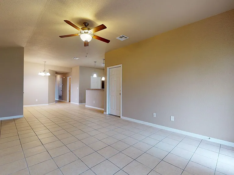 1707 Aztec Trce #A — Photo 4