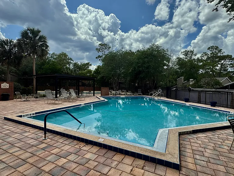 241 Hummingbird Ln — Photo 4