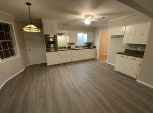 881 Walker St, Center, TX 75935