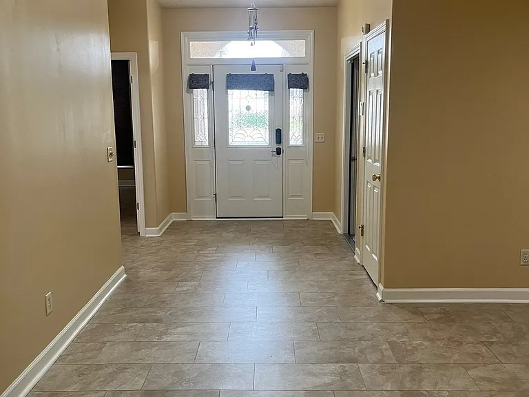 423 Cobblestone Way — Photo 4
