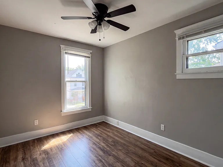 2233 Campbell St — Photo 13