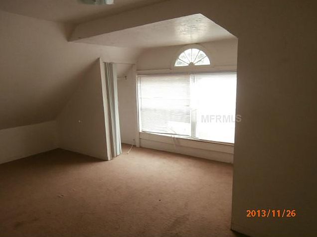 Main house upstairs bedroom