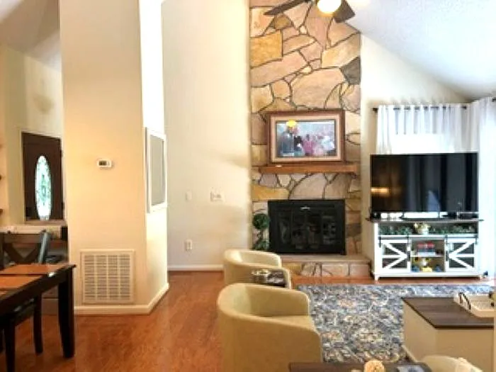 606 Safe Harbor Cir — Photo 5