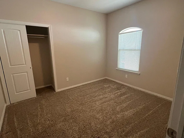 340 Isaias Ave — Photo 30