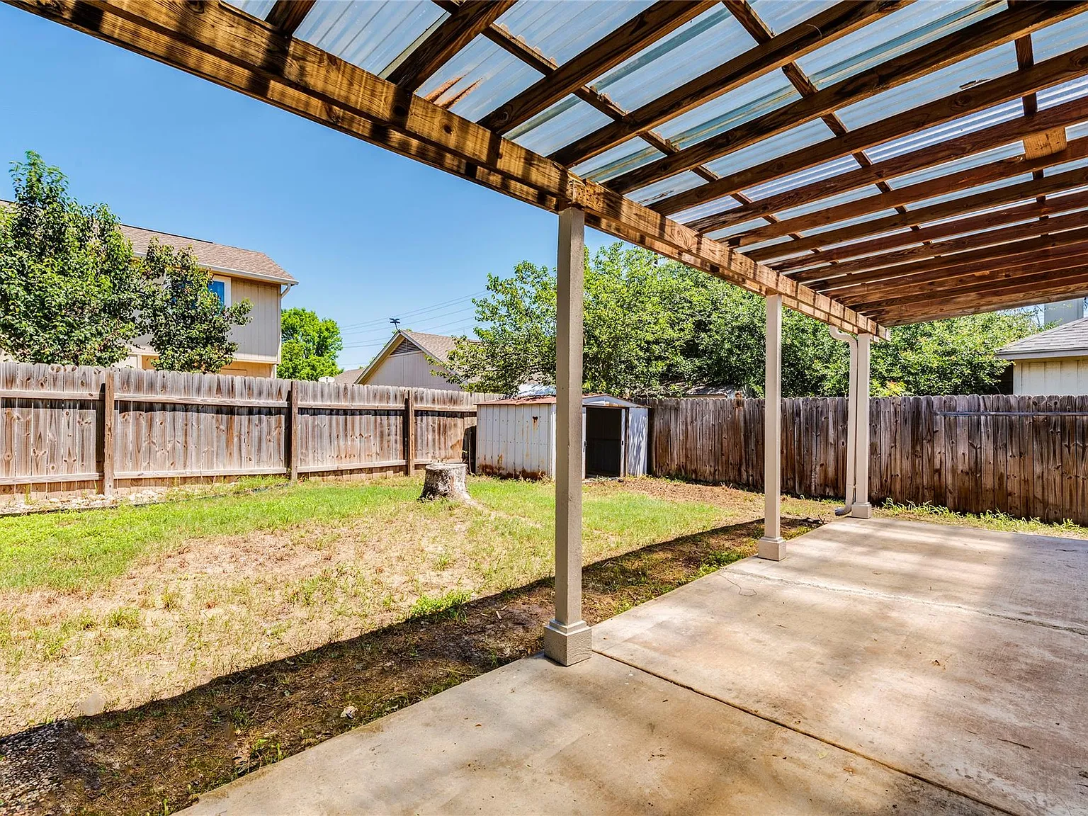 3 bed, 2.0 bath, 1232 sqft, $1,955 — Photo 3