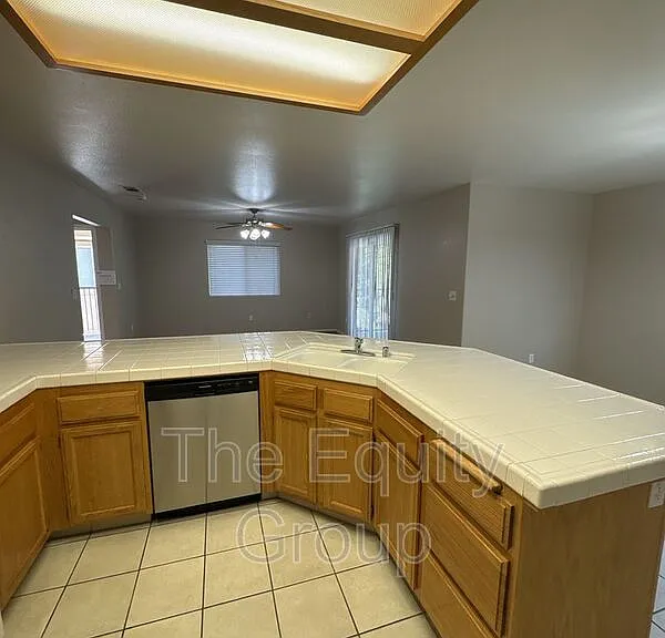 2918 N Terrace St — Photo 7