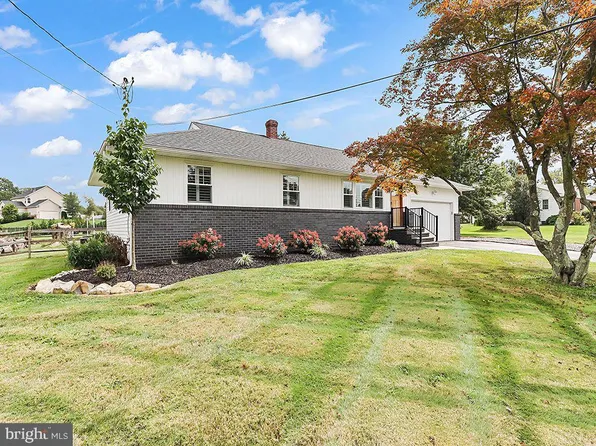 212 Schoolhouse Rd, Sellersville, PA 18960