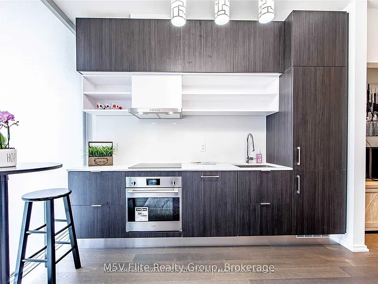 5 Soudan Ave #1512 — Photo 2