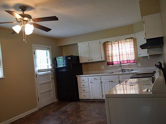 4th image of 1820 Costigan Dr