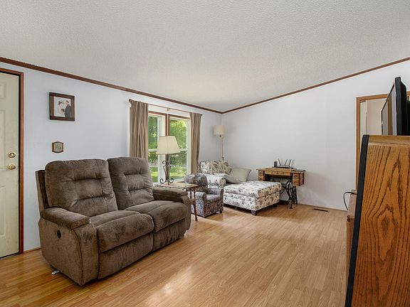 3rd image of 16160 32nd St