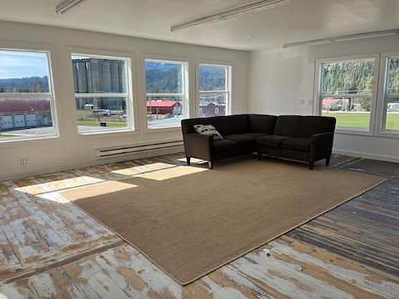 4th image of 225 E 4th Ave #2