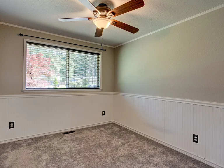 899 SW 13th Ave — Photo 16