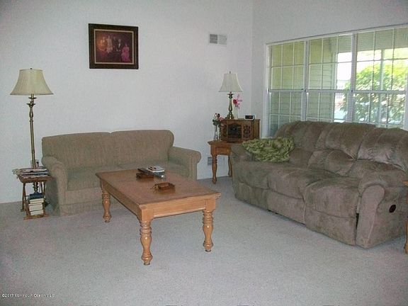 4th image of 878 Winchester Court #A