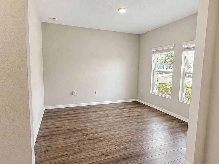 1305 Current Pl — Photo 4