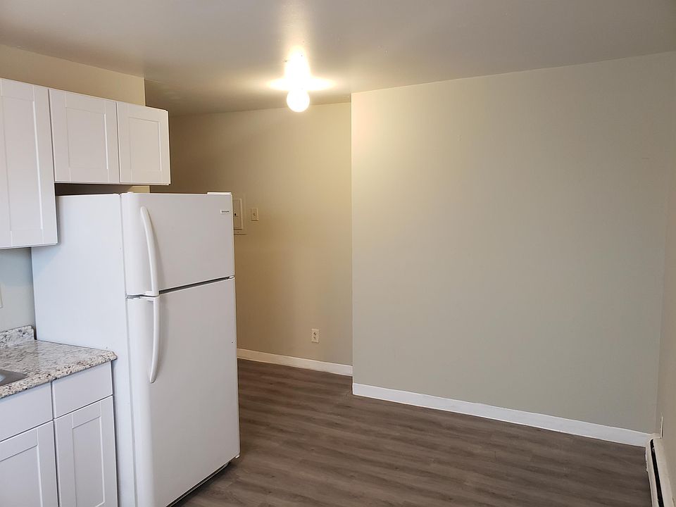 1st image of 168 Winnikee Ave APT 1