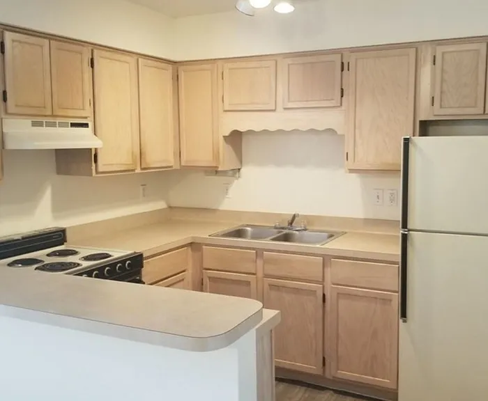 2217 E Grimes St #6 — Photo 5