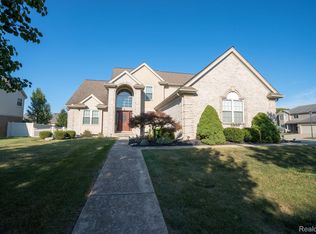 20095 Herzog Dr, Rockwood, MI 48173