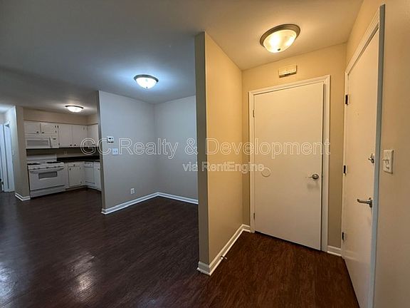 3rd image of 11 Simpson St #F