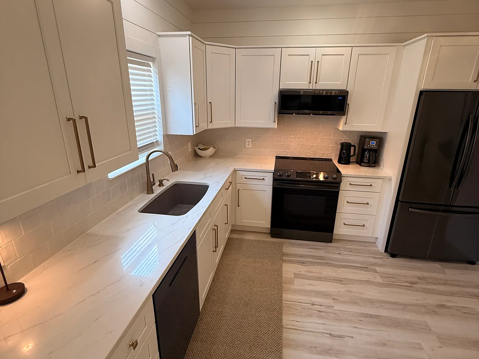 3 bed, 1386 sqft, $2,985 — Photo 2