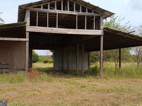 4th image of 102 Folds Rd