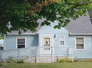 1144 Longfellow Ave, Waterloo, IA 50703