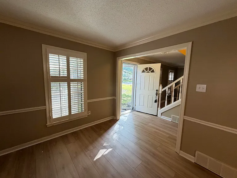 8149 Kimbrook Dr — Photo 3