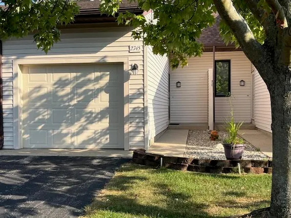 2745 Stonebluff Dr SW, Wyoming, MI 49519