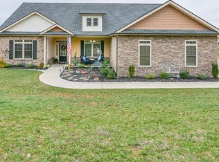 1017 Peaceful Dr, Jonesborough, TN 37659