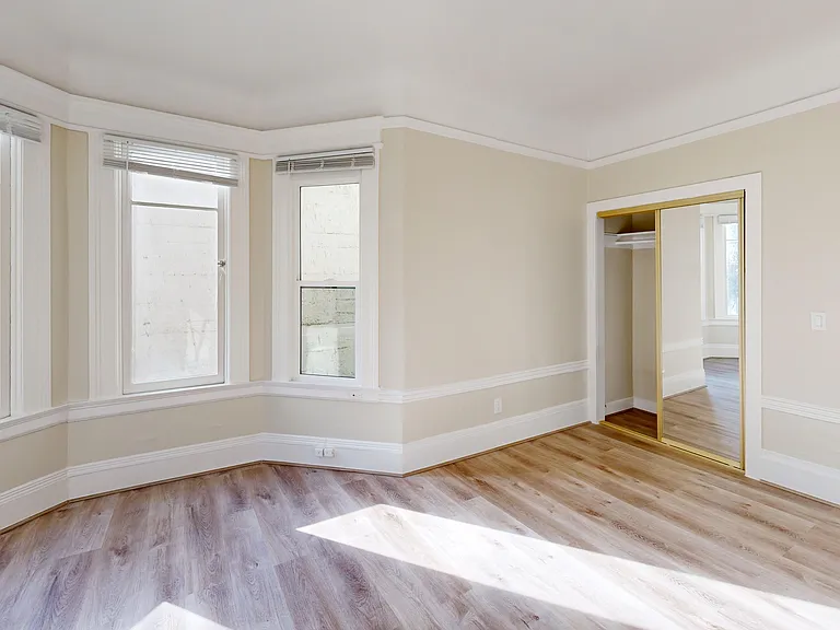 1401 Jones Street — Photo 2