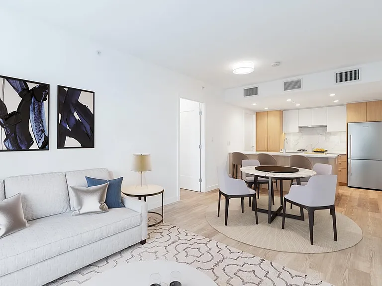 2100 Bellevue Ave — Photo 59