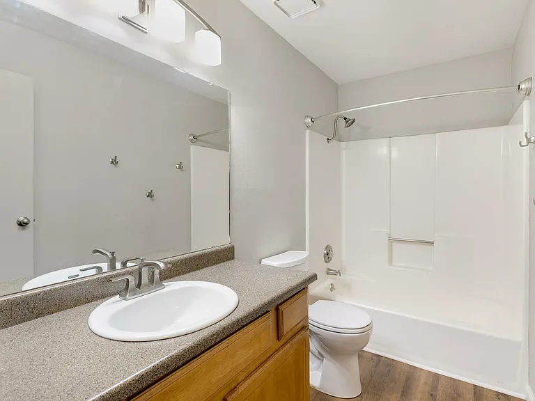 Experience the elegance of this contemporary bathroom, designed for style and comfort. Experience the elegance of this contemporary bathroom, designed for style and comfort.