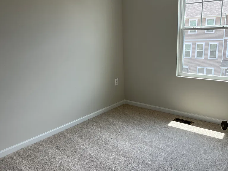 87 Anthem St — Photo 6