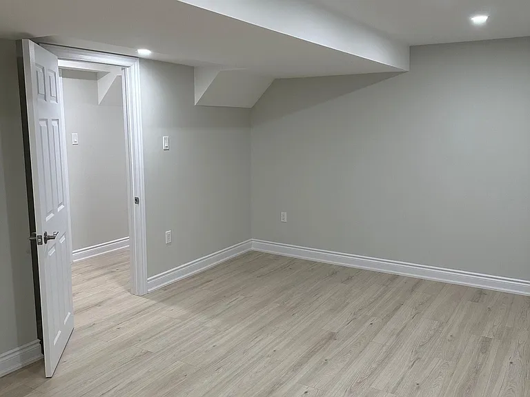 65 Majesty Blvd #BASEMENT — Photo 25