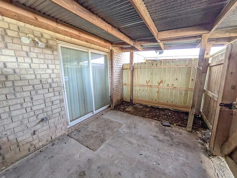 9030 Glen Meadow Ln — Photo 12