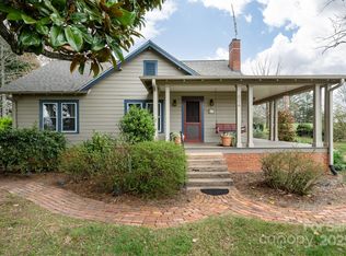 684 Coxe Rd, Columbus, NC 28782