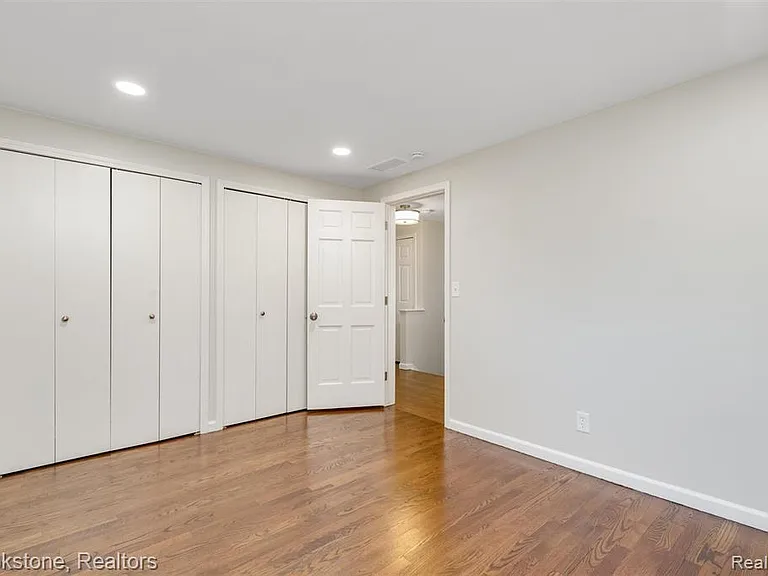 2784 Aldgate Dr — Photo 32