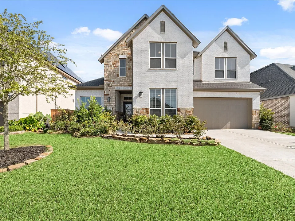 32018 Crested Knoll Ct