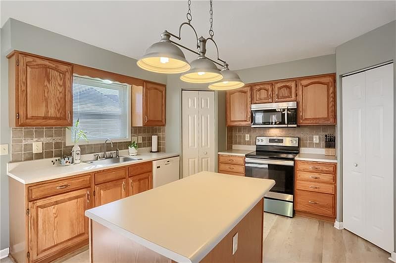 213 Commodore Dr, Mc Donald, PA 15057 Zillow