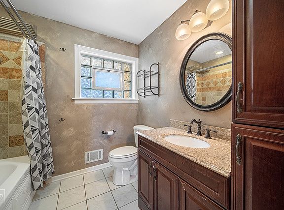 5th image of 2929 Kenilworth Ave