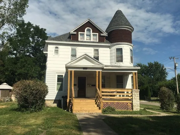 1564 Laharpe St APT 1, La Salle, IL 61301