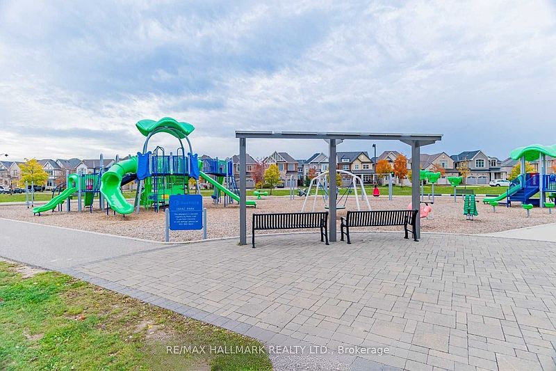 Oakville Townhouse for rent - 4 Bedrooms — photo 32