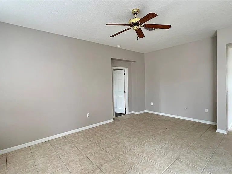 318 Sand Ridge Dr — Photo 24