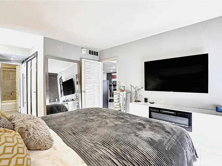 1750 E Ocean Blvd #101 — Photo 12
