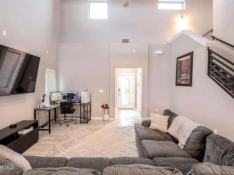 13713 Olney Ave — Photo 5